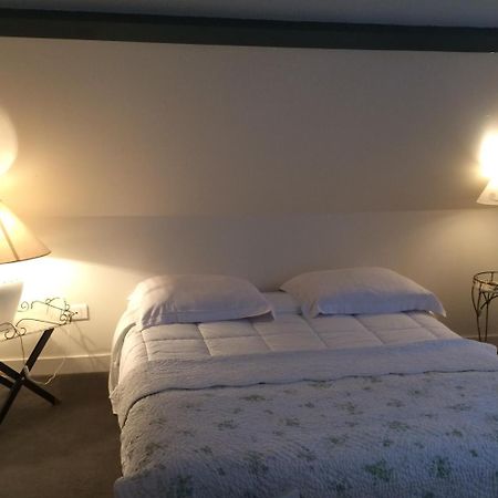 Bed and Breakfast Logis De La Paqueraie Saint-Branchs Esterno foto