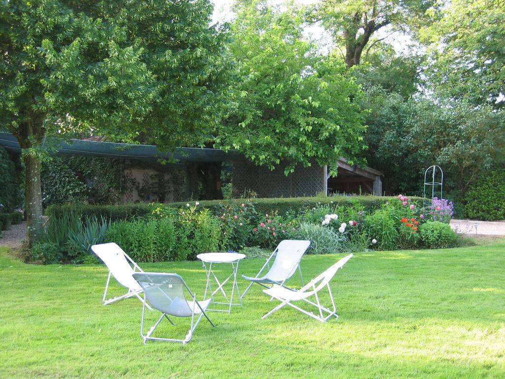 Bed and Breakfast Logis De La Paqueraie Saint-Branchs Esterno foto